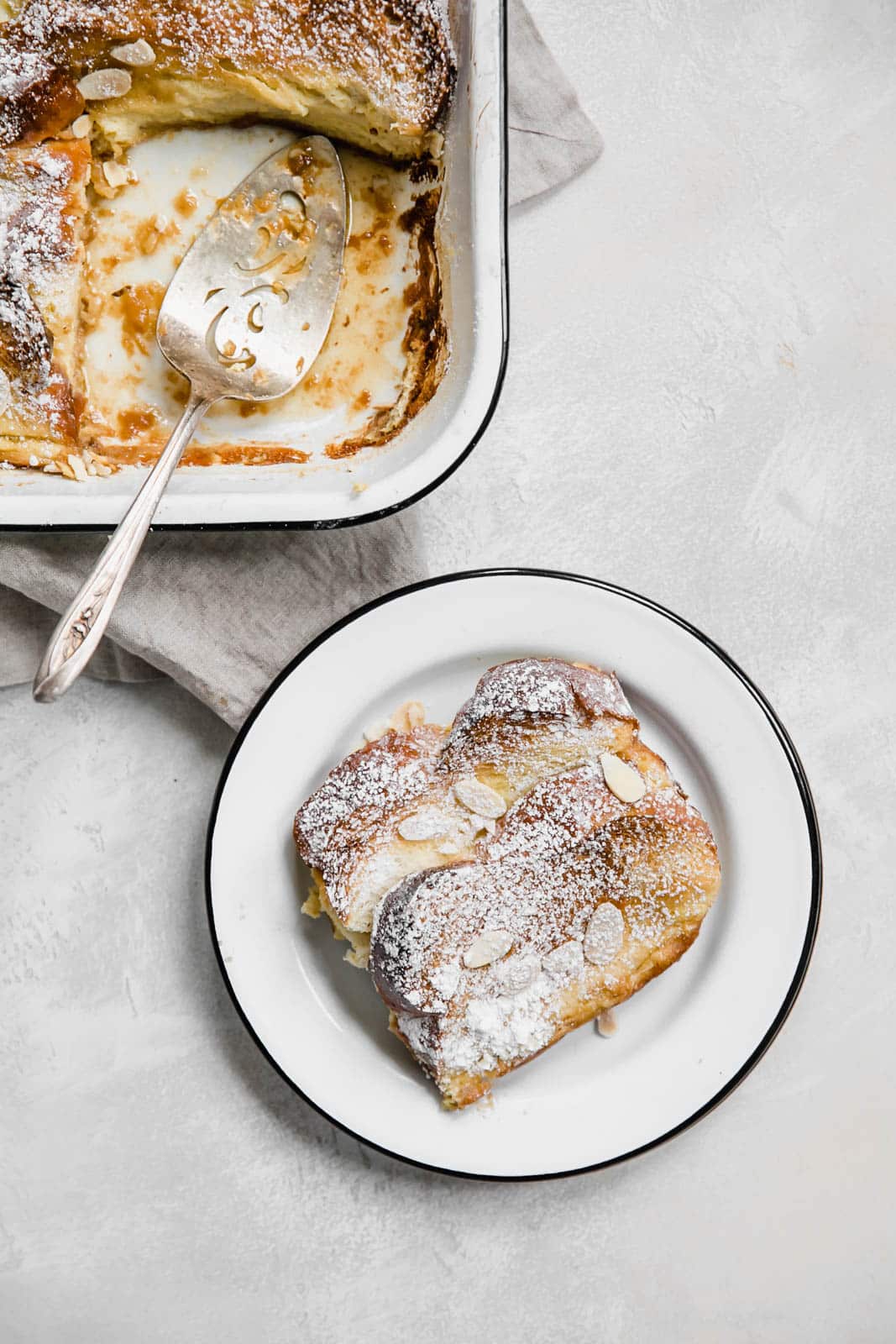 creme brulee french toast I howsweeteats.com #frenchtoast #breakfast #holiday #christmas #cremebrulee