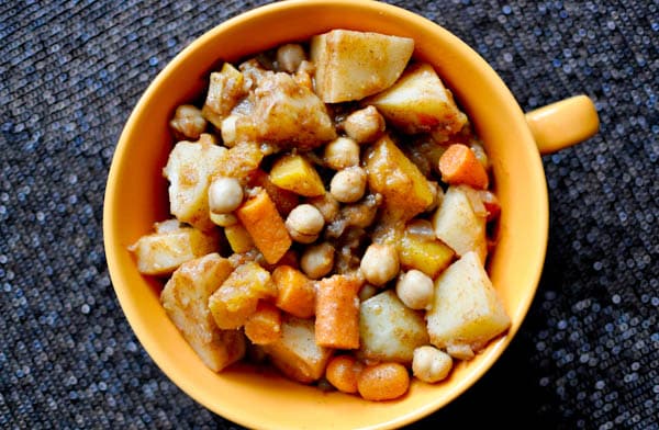 Moroccan Vegetable Stew I howsweeteats.com Moroccan Vegetable Stew I howsweeteats.com