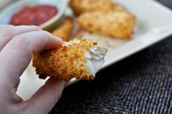 Healthy Homemade Fish Sticks I howsweeteats.com Healthy Homemade Fish Sticks I howsweeteats.com