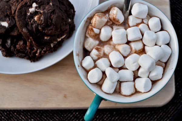 Hot Cocoa Cookies I howsweeteats.com Hot Cocoa Cookies I howsweeteats.com