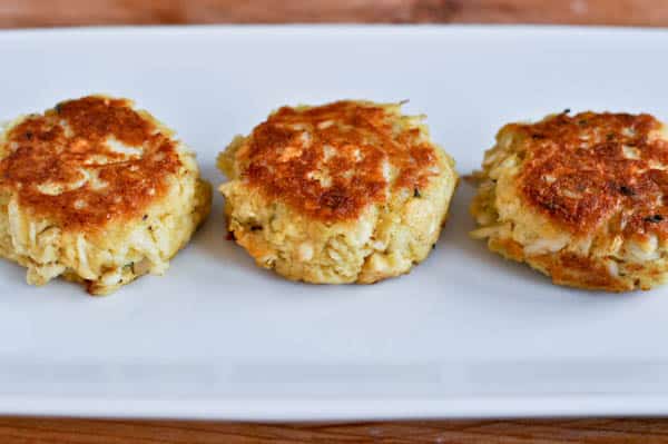 Simple Light Crab Cakes I howsweeteats.com Simple Light Crab Cakes I howsweeteats.com