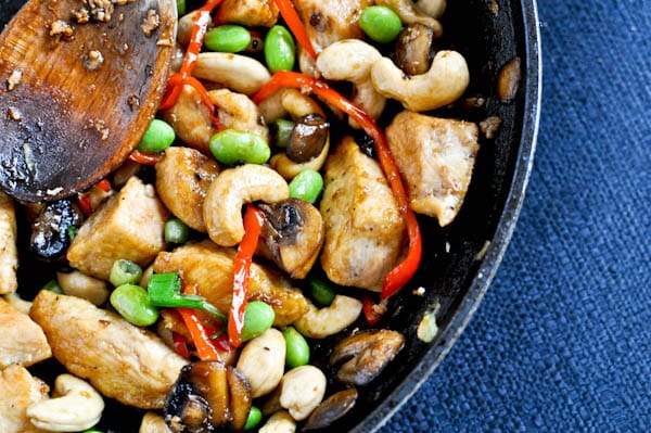 cashew chicken I howsweeteats.com cashew chicken I howsweeteats.com