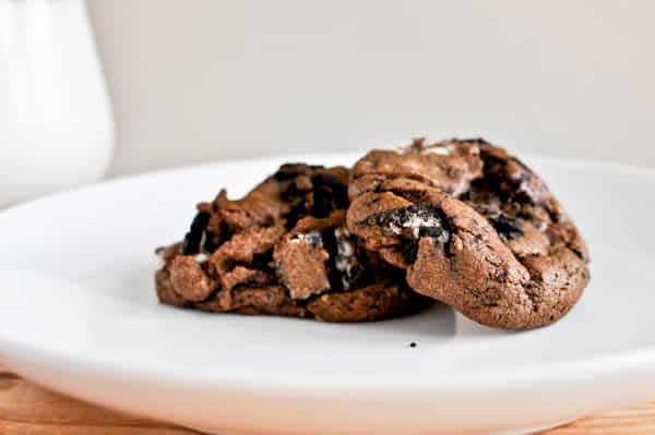 Double Fudge Oreo Crunch Cookies I howsweeteats.com Double Fudge Oreo Crunch Cookies I howsweeteats.com