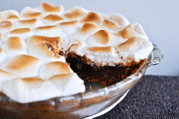 S'mores Pie I howsweeteats.com S'mores Pie I howsweeteats.com