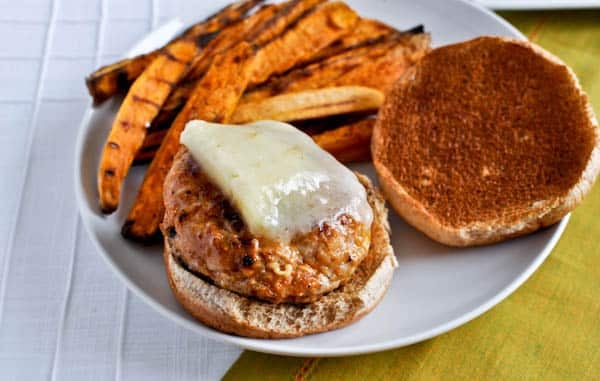 BBQ Chicken Burgers I howsweeteats.com BBQ Chicken Burgers I howsweeteats.com