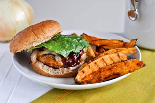 BBQ Chicken Burgers I howsweeteats.com BBQ Chicken Burgers I howsweeteats.com