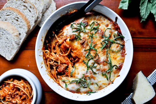 Baked Parmesan Spaghetti I howsweeteats.com Baked Parmesan Spaghetti I howsweeteats.com