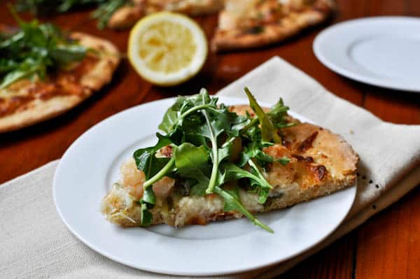 Crispy Shrimp Pizza I howsweeteats.com Crispy Shrimp Pizza I howsweeteats.com