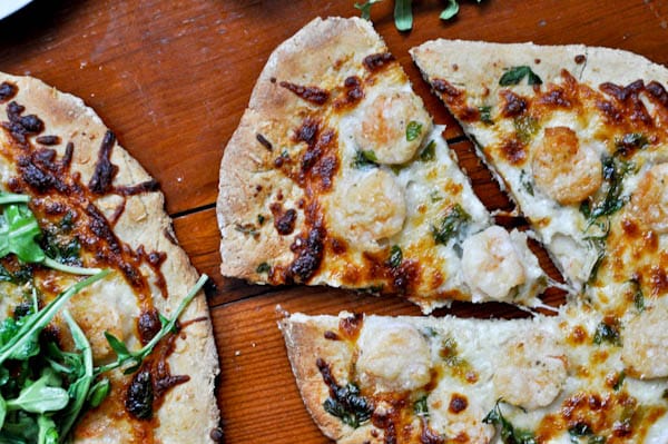 Crispy Shrimp Pizza I howsweeteats.com Crispy Shrimp Pizza I howsweeteats.com