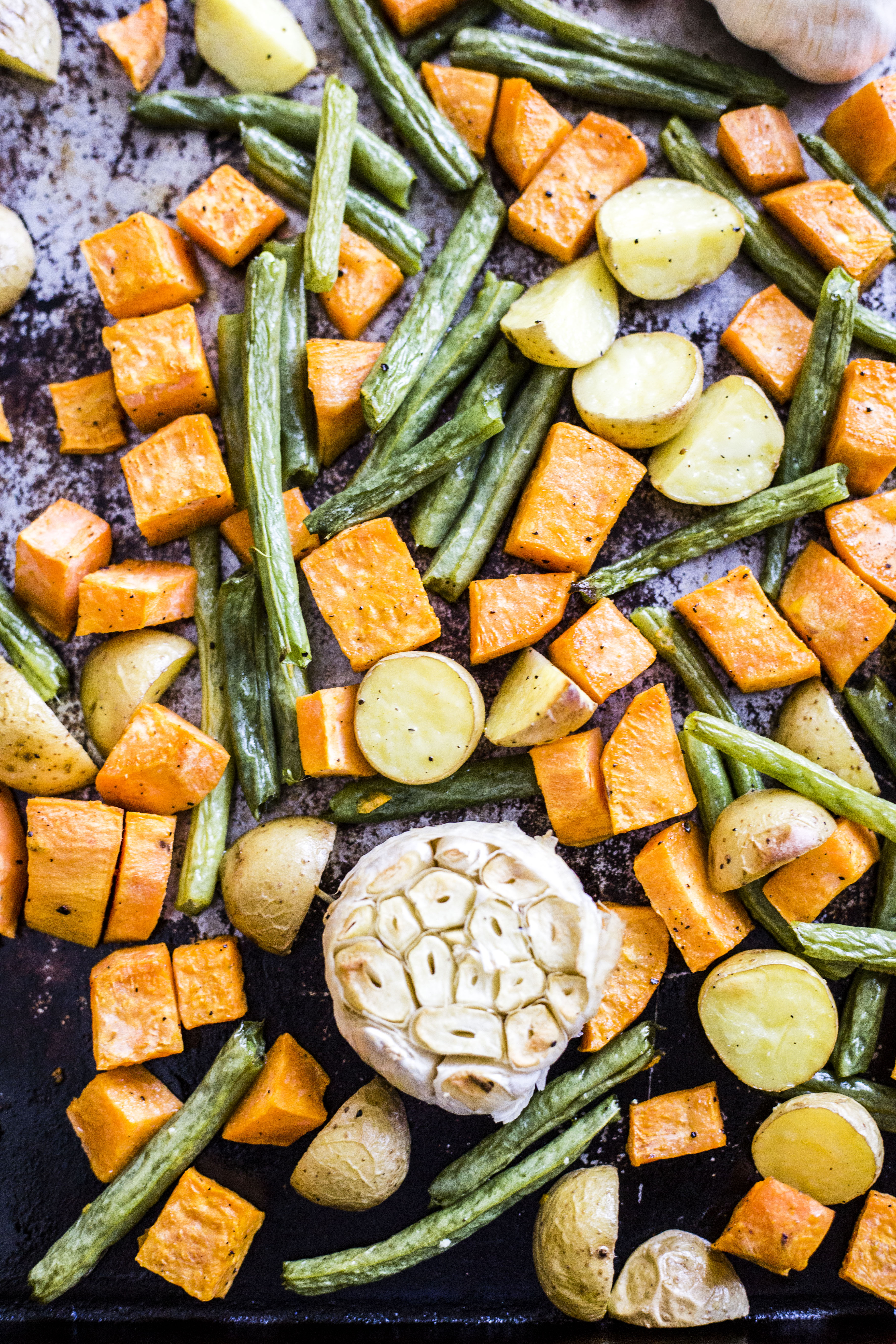 roasted potato salad (mayo-free!) I howsweeteats.com #potato #salad #sidedish #greenbeans