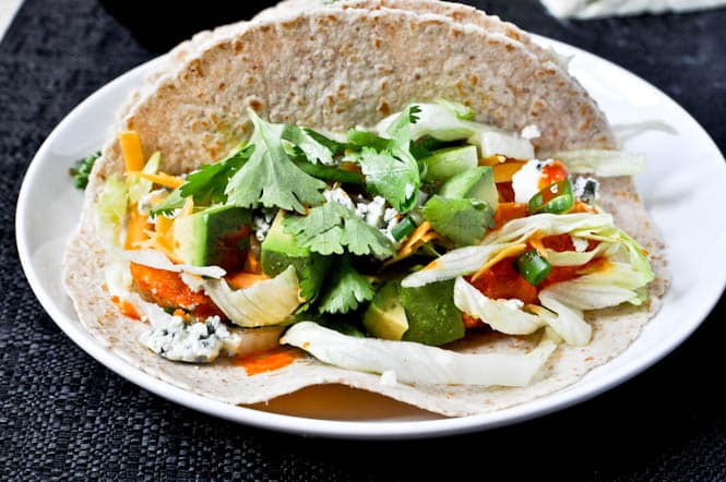 Buffalo Chicken Tacos I howsweeteats.com Buffalo Chicken Tacos I howsweeteats.com