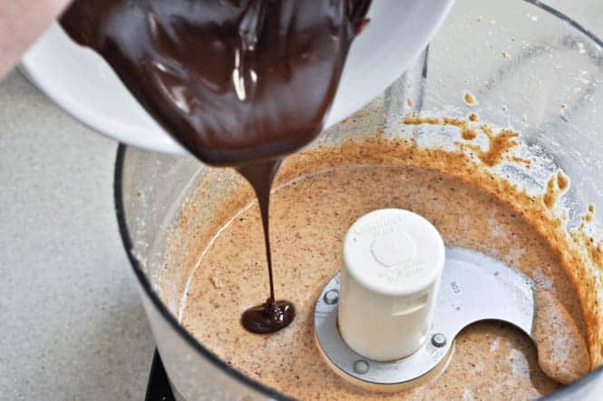 Dark Chocolate Macaroon Toasted Almond Butter I howsweeteats.com Dark Chocolate Macaroon Toasted Almond Butter I howsweeteats.com