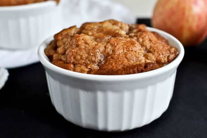 Apple Pie Breakfast Cakes I howsweeteats.com Apple Pie Breakfast Cakes I howsweeteats.com