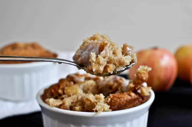 Apple Pie Breakfast Cakes I howsweeteats.com Apple Pie Breakfast Cakes I howsweeteats.com