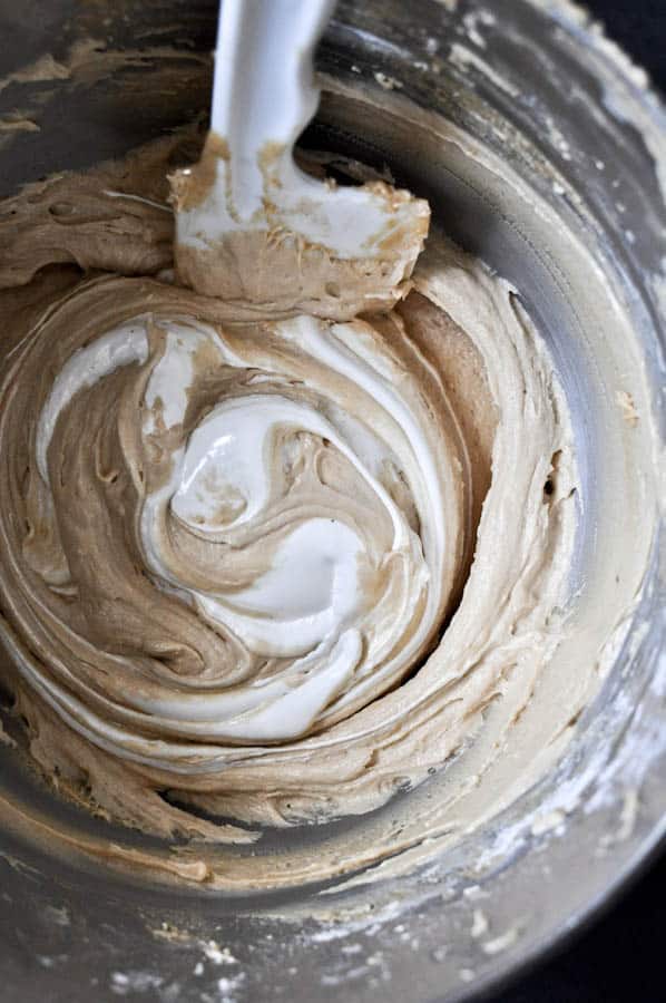 Fluffernutter Cupcakes I howsweeteats.com Fluffernutter Cupcakes I howsweeteats.com