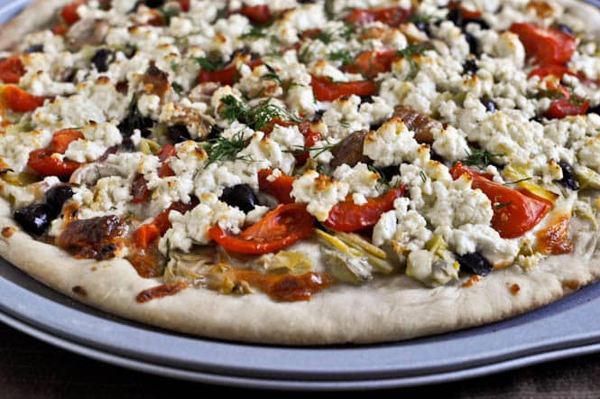 Greek Pizza I howsweeteats.com Greek Pizza I howsweeteats.com