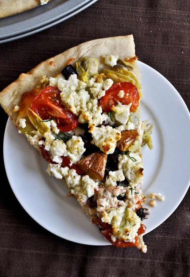 Greek Pizza I howsweeteats.com Greek Pizza I howsweeteats.com