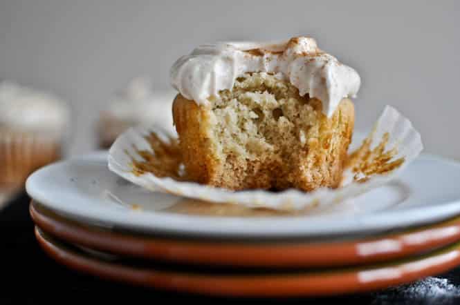 Snickerdoodle Cookie Cupcakes I howsweeteats.com Snickerdoodle Cookie Cupcakes I howsweeteats.com