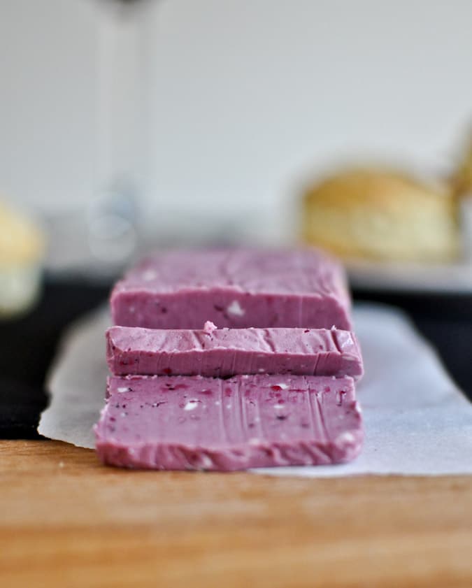 Blue Cheese Biscuits with Pinot Noir Butter I howsweeteats.com Blue Cheese Biscuits with Pinot Noir Butter I howsweeteats.com