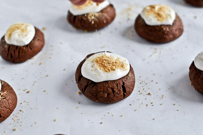 Chocolate Fudge S'mores Thumbprints I howsweeteats.com Chocolate Fudge S'mores Thumbprints I howsweeteats.com