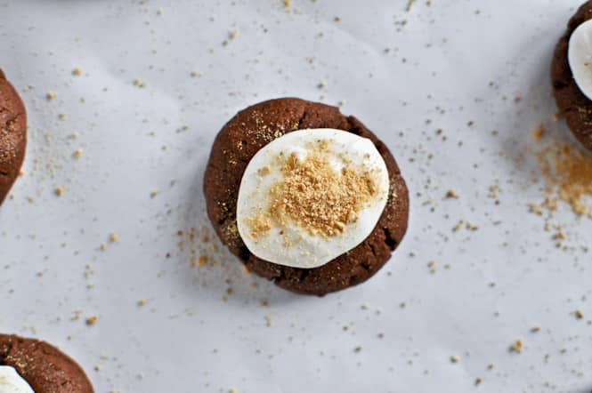 Chocolate Fudge S'mores Thumbprints I howsweeteats.com Chocolate Fudge S'mores Thumbprints I howsweeteats.com