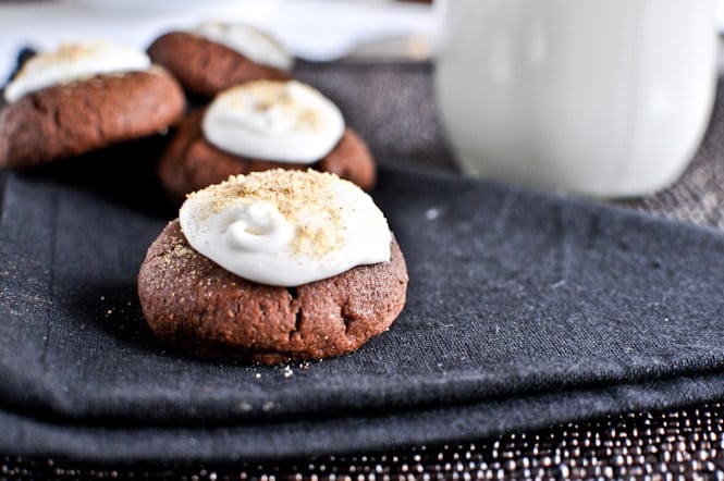 Chocolate Fudge S'mores Thumbprints I howsweeteats.com Chocolate Fudge S'mores Thumbprints I howsweeteats.com