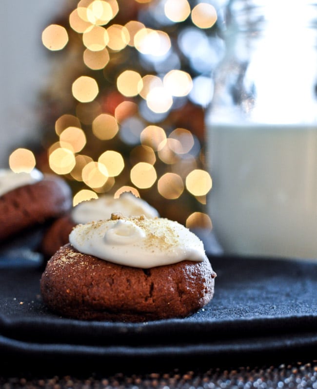 Chocolate Fudge S'mores Thumbprints I howsweeteats.com Chocolate Fudge S'mores Thumbprints I howsweeteats.com