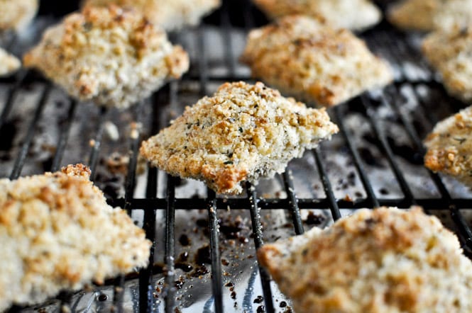 Crunchy Oven-Fried Cheese Ravioli I howsweeteats.com Crunchy Oven-Fried Cheese Ravioli I howsweeteats.com