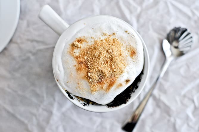 5 Minute Chocolate Fudge S'mores Mug Cake I howsweeteats.com 5 Minute Chocolate Fudge S'mores Mug Cake I howsweeteats.com