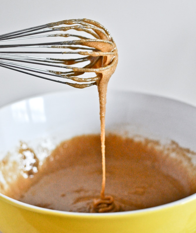 Brown Sugar Cupcakes with Peanut Butter Brown Sugar FrostingI howsweeteats.com Brown Sugar Cupcakes with Peanut Butter Brown Sugar FrostingI howsweeteats.com