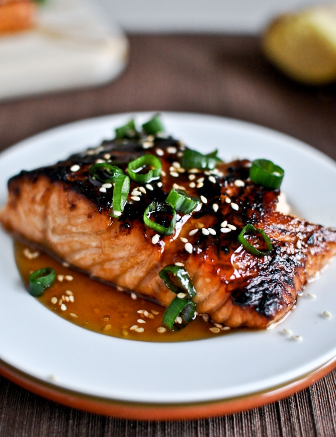 Toasted Sesame Ginger Salmon I howsweeteats.com Toasted Sesame Ginger Salmon I howsweeteats.com