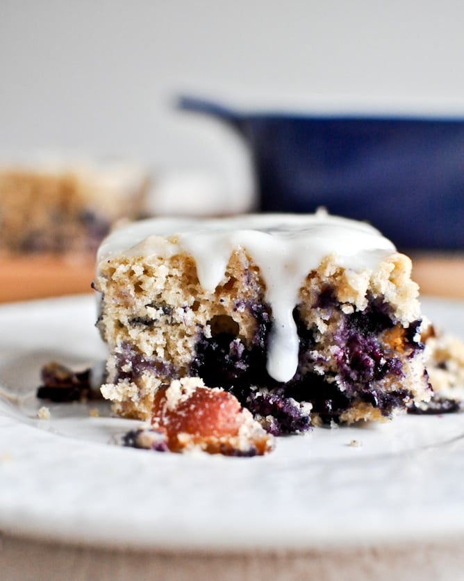 Blueberry Bacon Breakfast Cake I howsweeteats.com Blueberry Bacon Breakfast Cake I howsweeteats.com