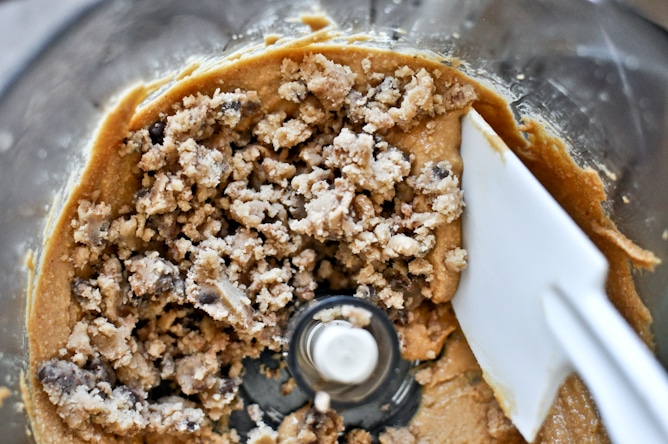 Chocolate Chip Cookie Dough Peanut Butter I howsweeteats.com Chocolate Chip Cookie Dough Peanut Butter I howsweeteats.com