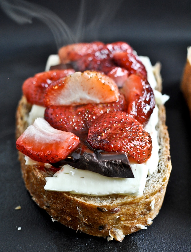 Roasted Strawberry, Brie + Chocolate Grilled Cheese I howsweeteats.com Roasted Strawberry, Brie + Chocolate Grilled Cheese I howsweeteats.com