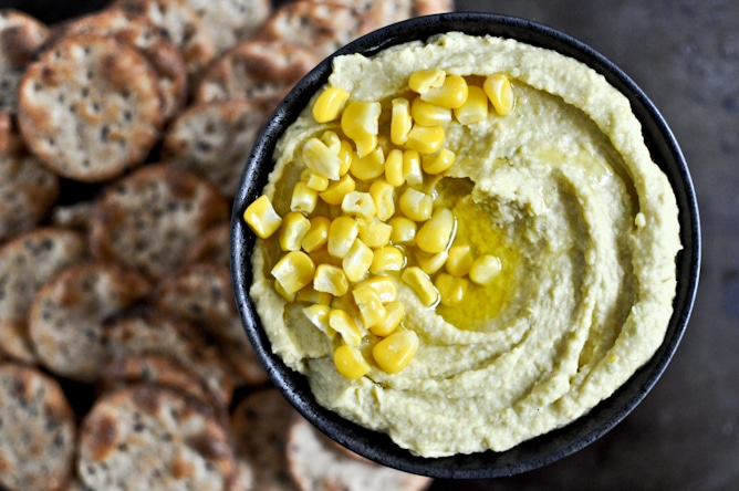 Sweet Corn + Roasted Jalapeño Hummus I howsweeteats.com Sweet Corn + Roasted Jalapeño Hummus I howsweeteats.com