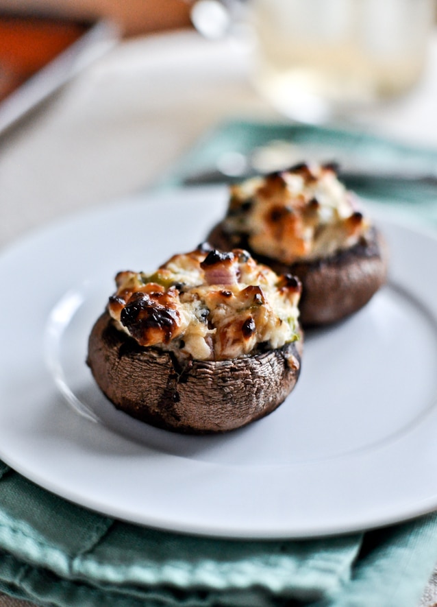 Pizza Stuffed Mushrooms I howsweeteats.com Pizza Stuffed Mushrooms I howsweeteats.com