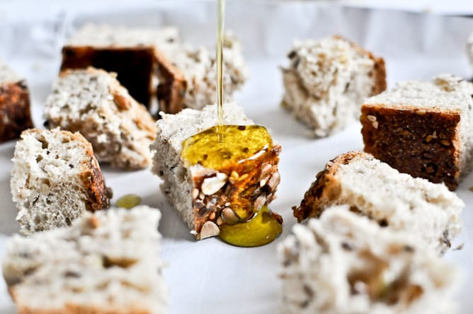 Roasted Tomato Caprese Panzanella I howsweeteats.com Roasted Tomato Caprese Panzanella I howsweeteats.com