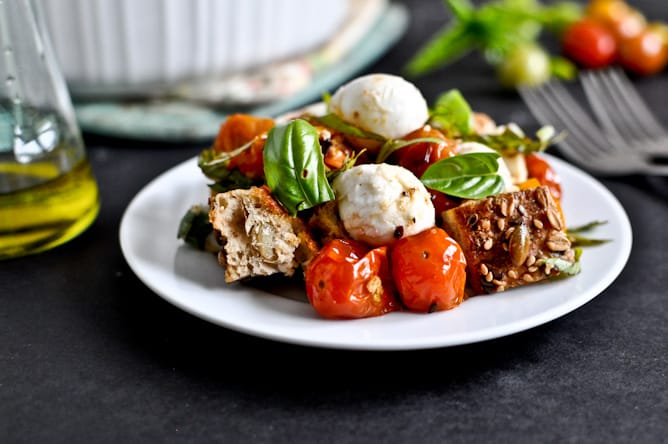 Roasted Tomato Caprese Panzanella I howsweeteats.com Roasted Tomato Caprese Panzanella I howsweeteats.com
