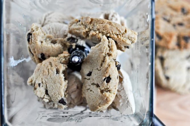 Chocolate Chip Cookie Kahlua Milkshakes I howsweeteats.com Chocolate Chip Cookie Kahlua Milkshakes I howsweeteats.com