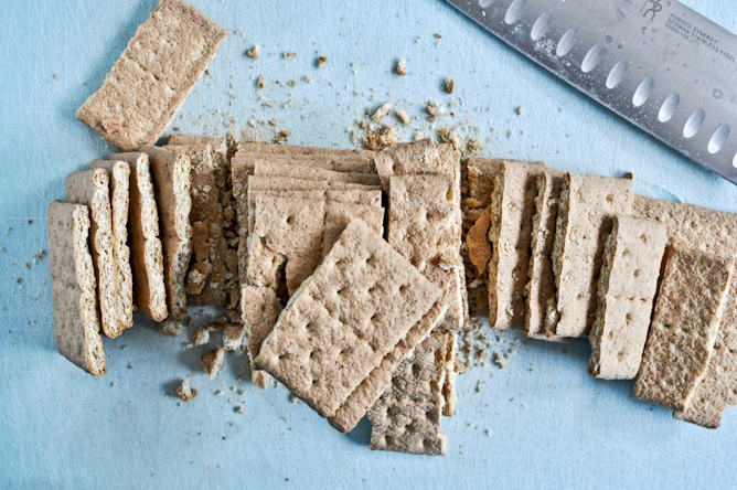 No Bake Peanut Butter S'mores Squares I howsweeteats.com No Bake Peanut Butter S'mores Squares I howsweeteats.com