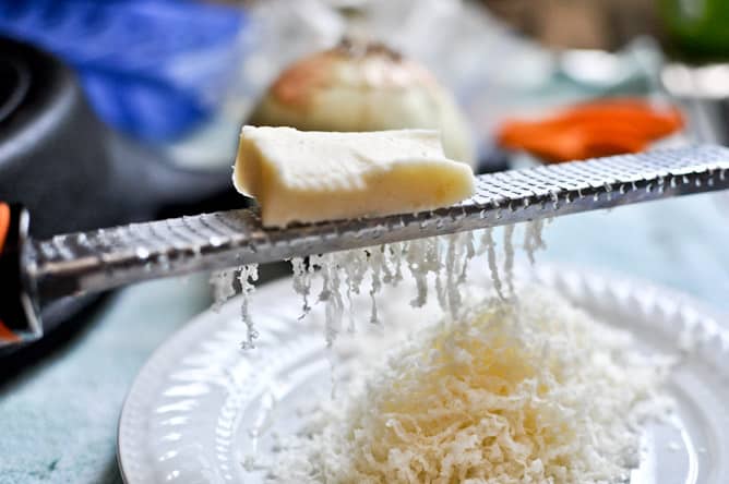 Caramelized Pineapple Quesadillas with Spicy Strawberry Salsa I howsweeteats.com Caramelized Pineapple Quesadillas with Spicy Strawberry Salsa I howsweeteats.com