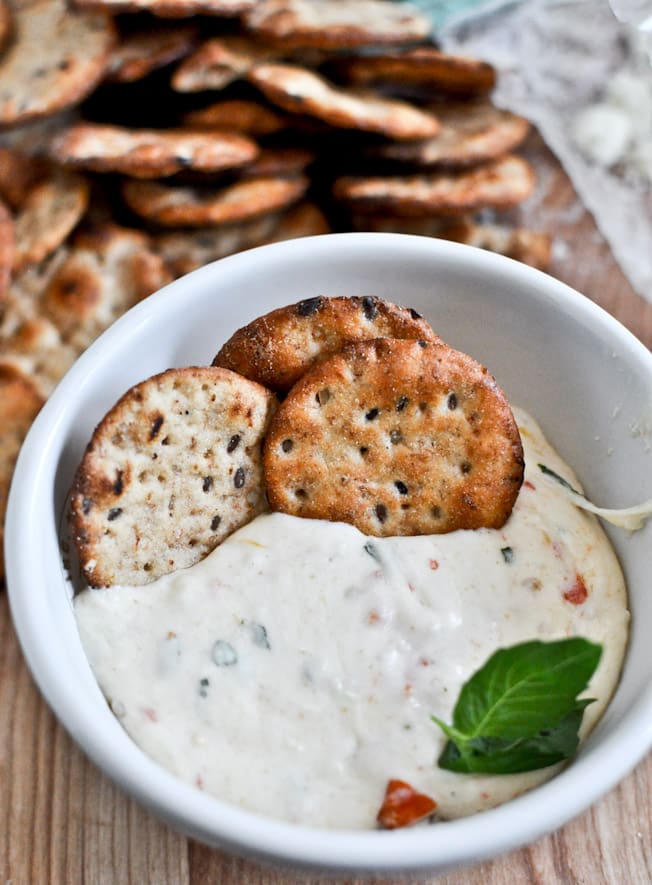 White Pizza Dip I howsweeteats.com White Pizza Dip I howsweeteats.com