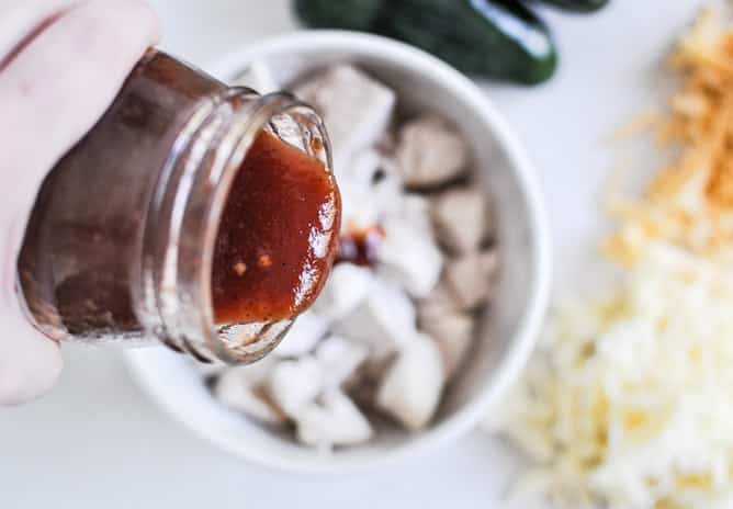 Stovetop BBQ Chicken Shells and Cheese I howsweeteats.com Stovetop BBQ Chicken Shells and Cheese I howsweeteats.com