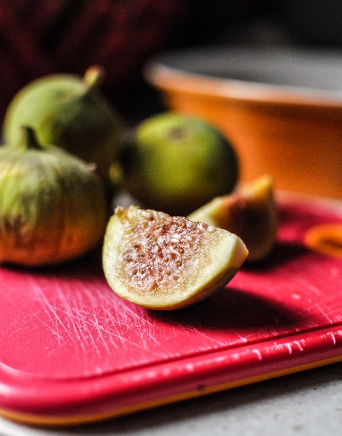 Brown Sugar Fig and Gorgonzola Crisp I howsweeteats.com Brown Sugar Fig and Gorgonzola Crisp I howsweeteats.com