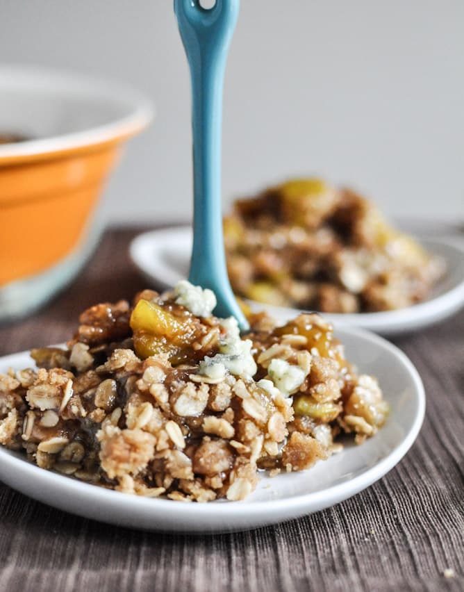 Brown Sugar Fig and Gorgonzola Crisp I howsweeteats.com Brown Sugar Fig and Gorgonzola Crisp I howsweeteats.com