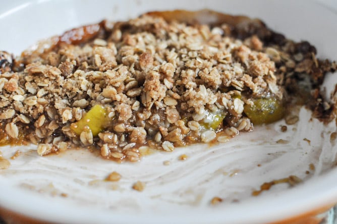 Brown Sugar Fig and Gorgonzola Crisp I howsweeteats.com Brown Sugar Fig and Gorgonzola Crisp I howsweeteats.com