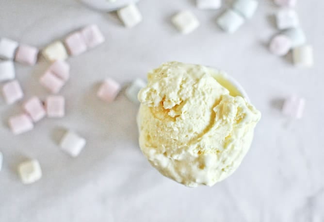 White Chocolate Buttermint Ice Cream I howsweeteats.com White Chocolate Buttermint Ice Cream I howsweeteats.com