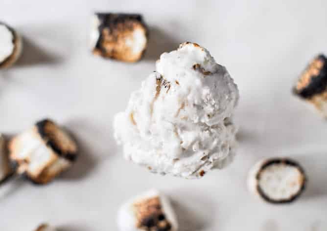 Toasted Marshmallow Coconut Milk Ice Cream I howsweeteats.com Toasted Marshmallow Coconut Milk Ice Cream I howsweeteats.com