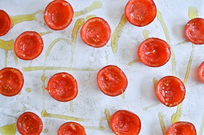 Mini Roasted Tomato Cups with Avocado, White Bean + Tuna Mash I howsweeteats.com Mini Roasted Tomato Cups with Avocado, White Bean + Tuna Mash I howsweeteats.com