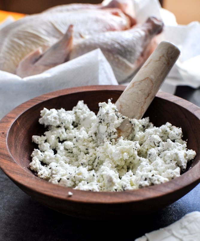 Goat Cheese Roasted Chicken I howsweeteats.com Goat Cheese Roasted Chicken I howsweeteats.com